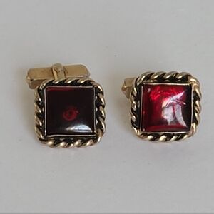 Vintage Luxury Men's Swank Fancy Gold Tone Twist Red Lucite Square Cufflinks